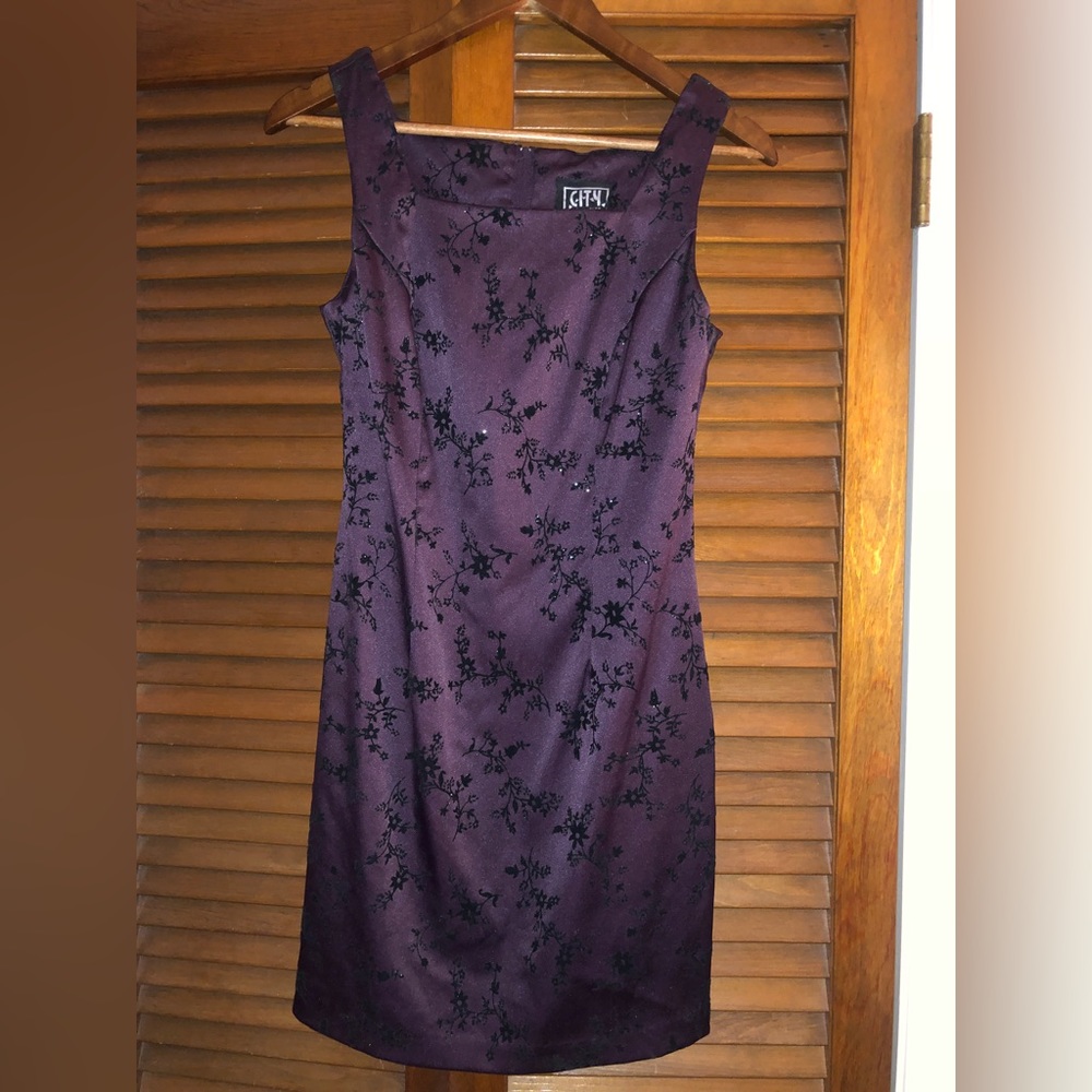 Gorgeous elegant satin plum/deep purple cocktail dress size 6/8